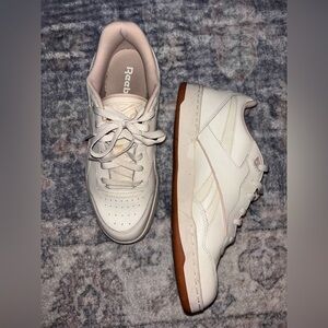 Reebok Reebok BB 4000 II sneakers! Women’s size 11